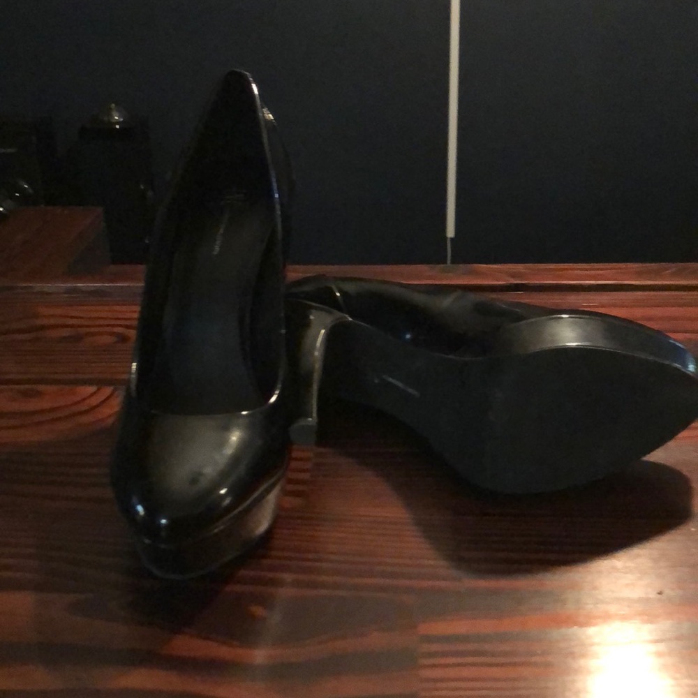 Shoes - Picture 2 of 3